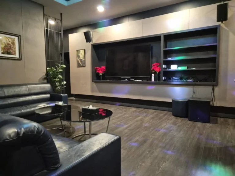 VIP Bedroom Suite 15 (WebH)